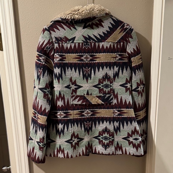 Powder River Outfitters Southwest Pattern Jacket with Faux Fur Collar size med - Picture 5 of 5